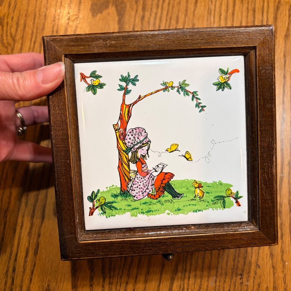 Vintage Wood Trinket Box Ceramic Tile Top Girl Reading Butterflies Cottagecore - Picture 14 of 16